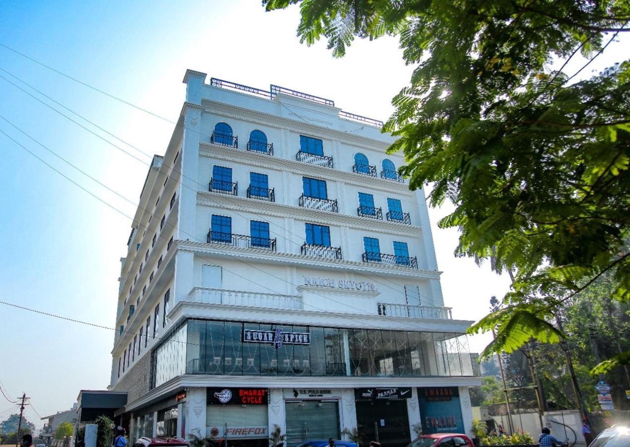 Nrich Skyotel Navsari Экстерьер фото